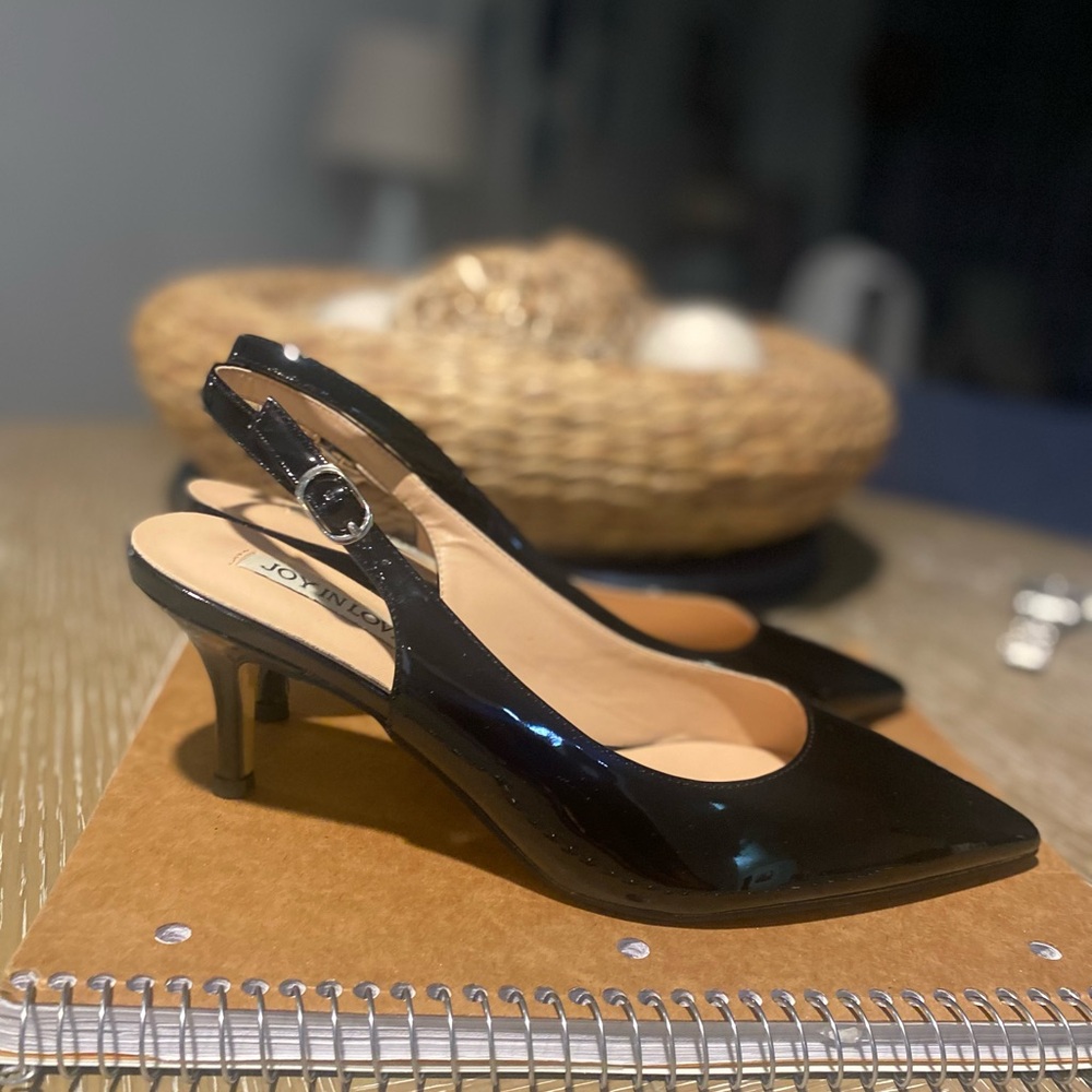 NWT black kitten heels